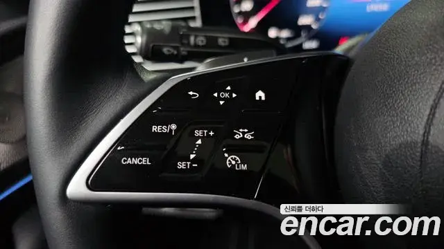 Mercedes-Benz GLE-Class 2025 — Photo 21/34