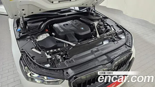BMW 5 Series 2025 — ფოტო 7/33