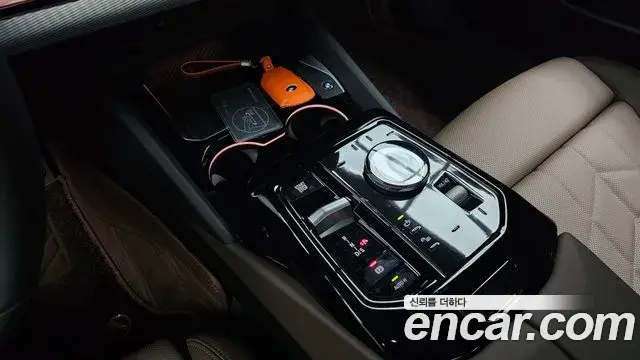 BMW 5 Series 2025 — ფოტო 19/33