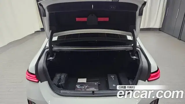 BMW 5 Series 2025 — ფოტო 25/33
