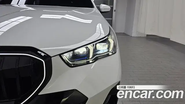 BMW 5 Series 2025 — ფოტო 28/33