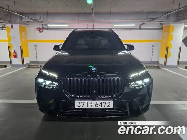 BMW X7 2023 — Фото 18/18