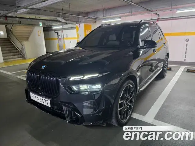 BMW X7 2023 — Фото 2/18