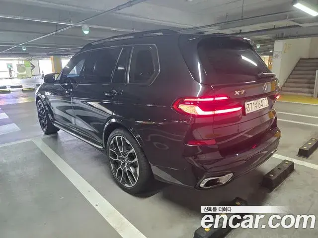 BMW X7 2023 — Фото 4/18