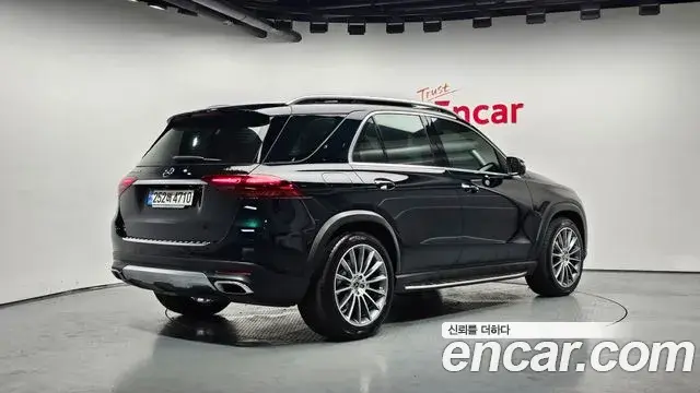 Mercedes-Benz GLE-Class 2023 — Фото 2/20