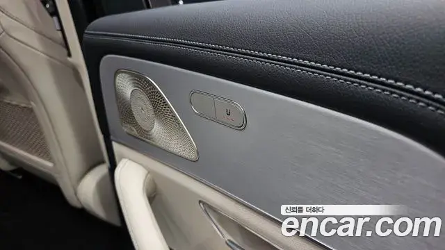 Mercedes-Benz GLE-Class 2023 — Фото 19/20