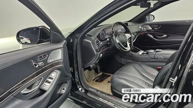 Mercedes-Benz S-Class 2018 — Photo 11/20