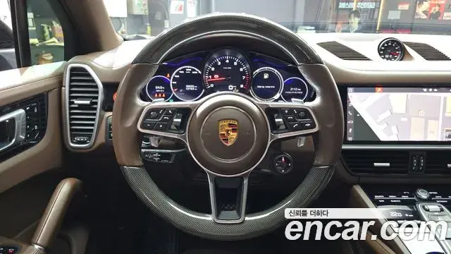 Porsche Cayenne 2020 — Фото 14/20