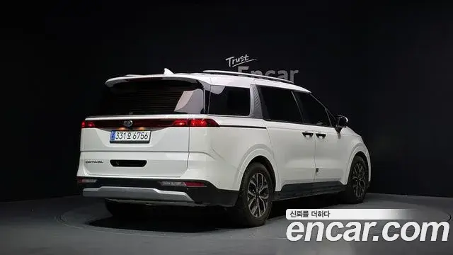 Kia Carnival 2021 — Photo 2/20