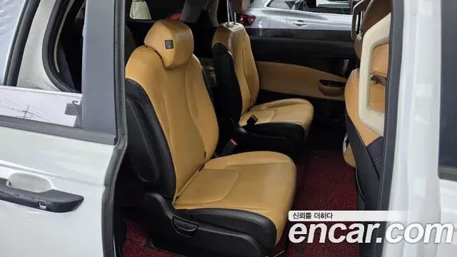 Kia Carnival 2021 — Photo 12/20