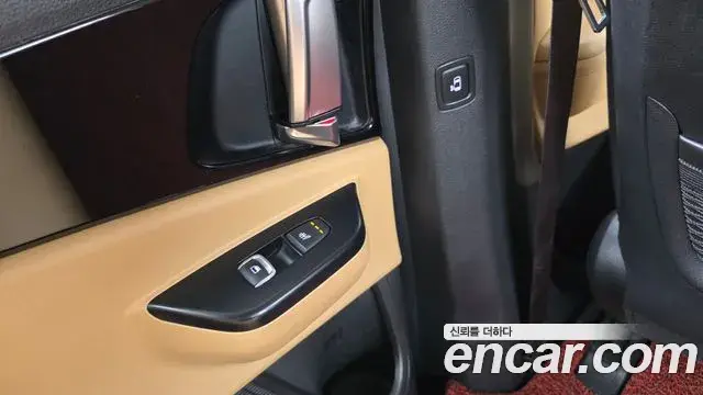 Kia Carnival 2021 — Photo 18/20