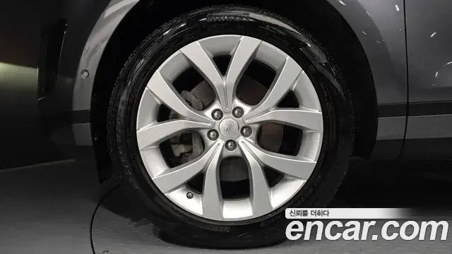 Land Rover Range Rover Evoque 2020 — Photo 1/32