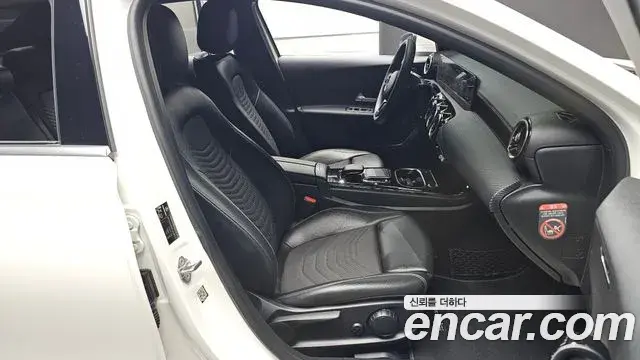 Mercedes-Benz A-Class 2020 — Фото 10/20