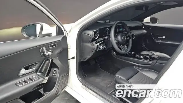 Mercedes-Benz A-Class 2020 — Фото 11/20