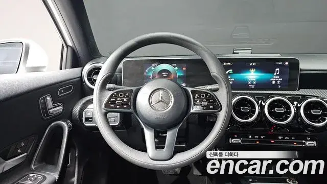 Mercedes-Benz A-Class 2020 — Фото 12/20