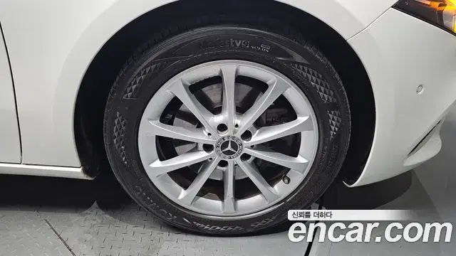 Mercedes-Benz A-Class 2020 — Photo 25/30