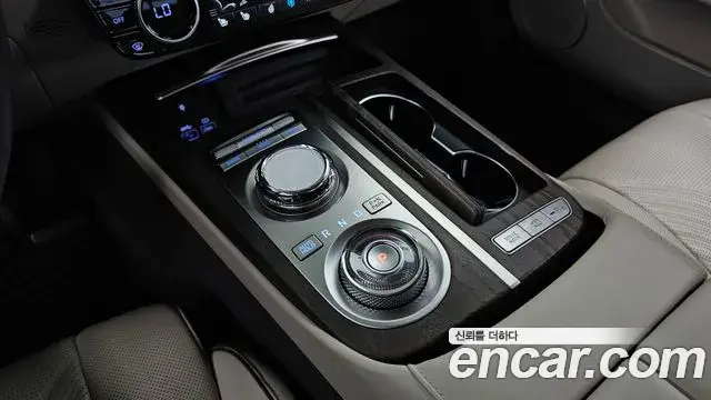 Genesis G80 2023 — ფოტო 15/34