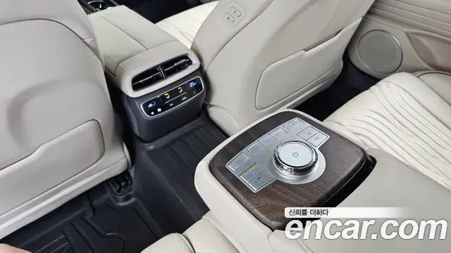 Genesis G80 2023 — ფოტო 18/34