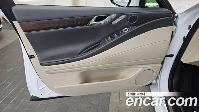 Genesis G80 2023 — ფოტო 30/34