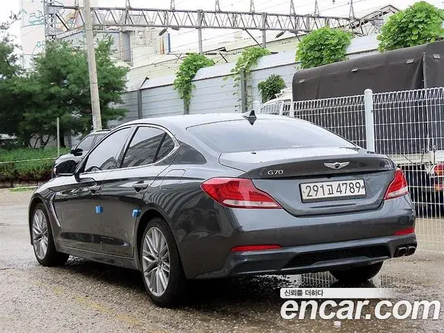 Genesis G70 2019 — Photo 18/20