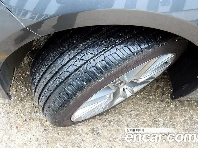 Genesis G70 2019 — Photo 12/20