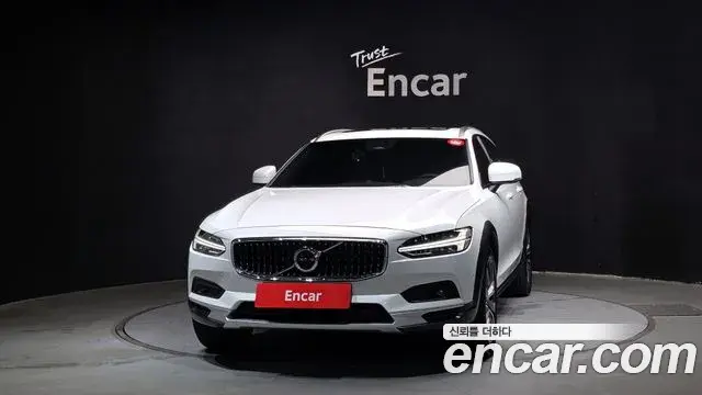 Volvo V90 Cross Country 2023 — Фото 3/20