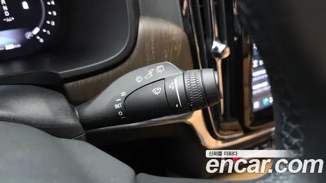 Volvo V90 Cross Country 2023 — Photo 15/31