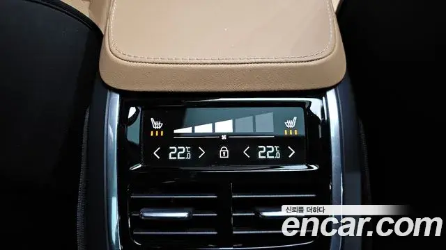 Volvo XC90 2023 — Фото 19/20
