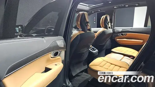 Volvo XC90 2023 — Photo 4/31