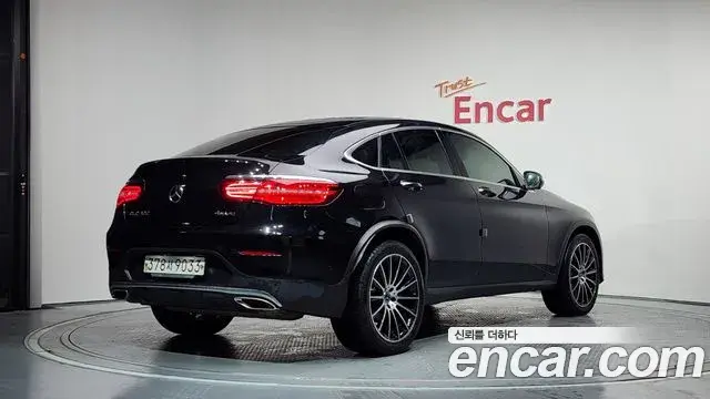 Mercedes-Benz GLC-Class 2019 — Şəkil 19/20