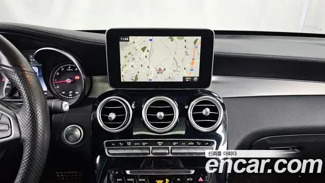 Mercedes-Benz GLC-Class 2019 — Şəkil 7/20
