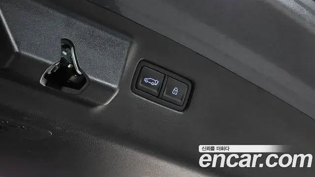 Hyundai Santa Fe 2024 — Photo 33/37
