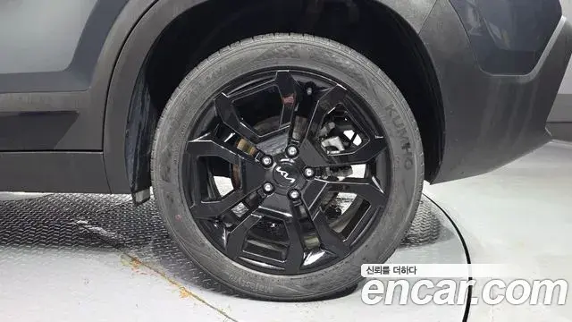 Kia Seltos 2023 — Şəkil 16/31
