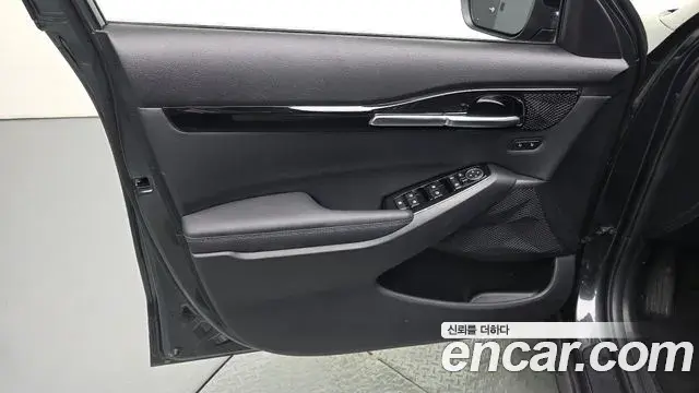 Kia Seltos 2023 — Şəkil 11/31