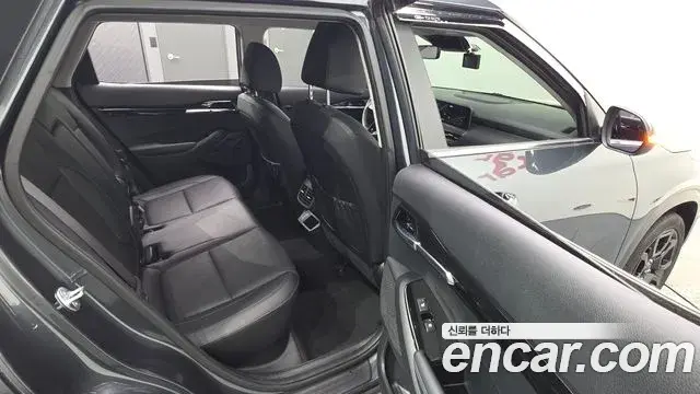 Kia Seltos 2023 — Şəkil 20/31