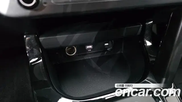 Kia Seltos 2023 — Şəkil 7/31