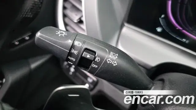 Kia Seltos 2023 — Şəkil 25/31