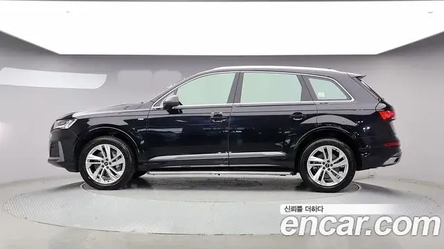 Audi Q7 2021 — ფოტო 4/20