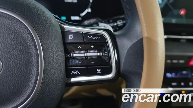 Kia Carnival 2021 — Фото 16/20