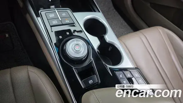 Kia K8 2022 — Şəkil 14/20