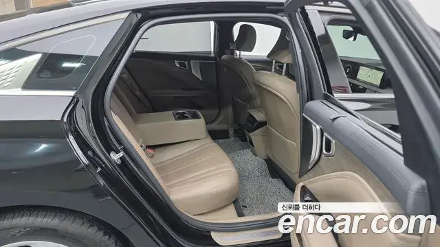 Kia K8 2022 — Şəkil 9/20