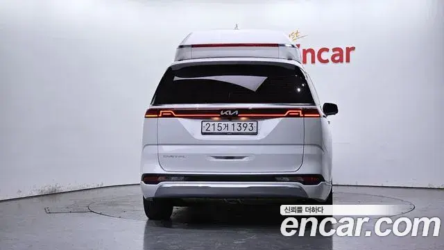 Kia Carnival 2021 — Фото 4/20