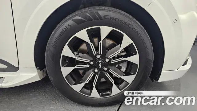 Kia Carnival 2021 — Фото 5/20