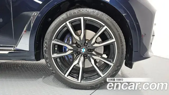 BMW X7 2021 — Photo 8/20