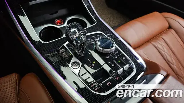 BMW X7 2021 — Photo 12/20