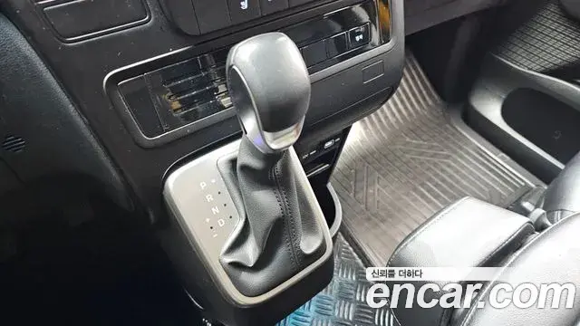 Hyundai Staria 2022 — Şəkil 29/35