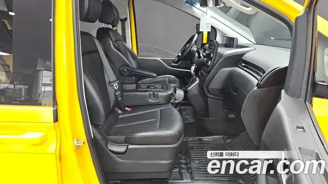 Hyundai Staria 2022 — Şəkil 28/35