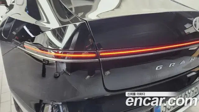 Hyundai Grandeur Hybrid 2023 — Şəkil 2/33