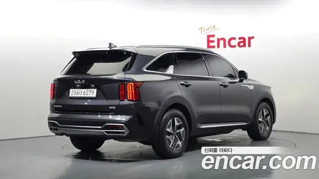 Kia Sorento 2023 — Фото 2/20