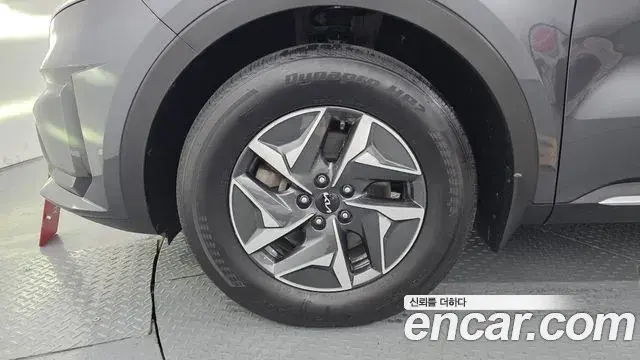 Kia Sorento 2023 — Фото 5/20